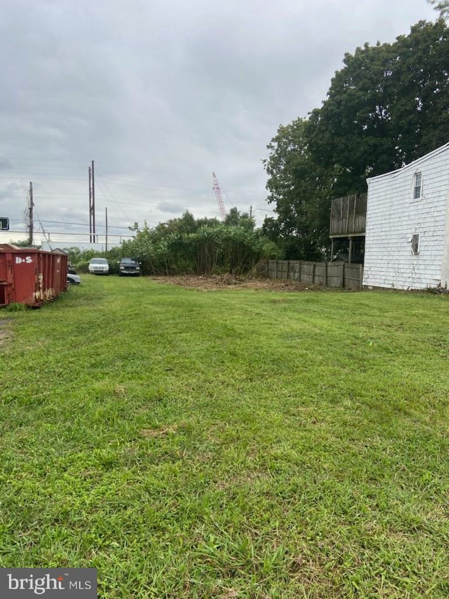 Wow! Large vacant lot for sale. 36 x 213 (7,668 sq.ft. approx). A desirable building opportunity in Bridesburg-overlooking the river. Right on top of the planned 10 acre Bridesburg River Walk. Your build will offer amazing views. Clean environmental. Homeowners alert! Builder alert! Investor alert!