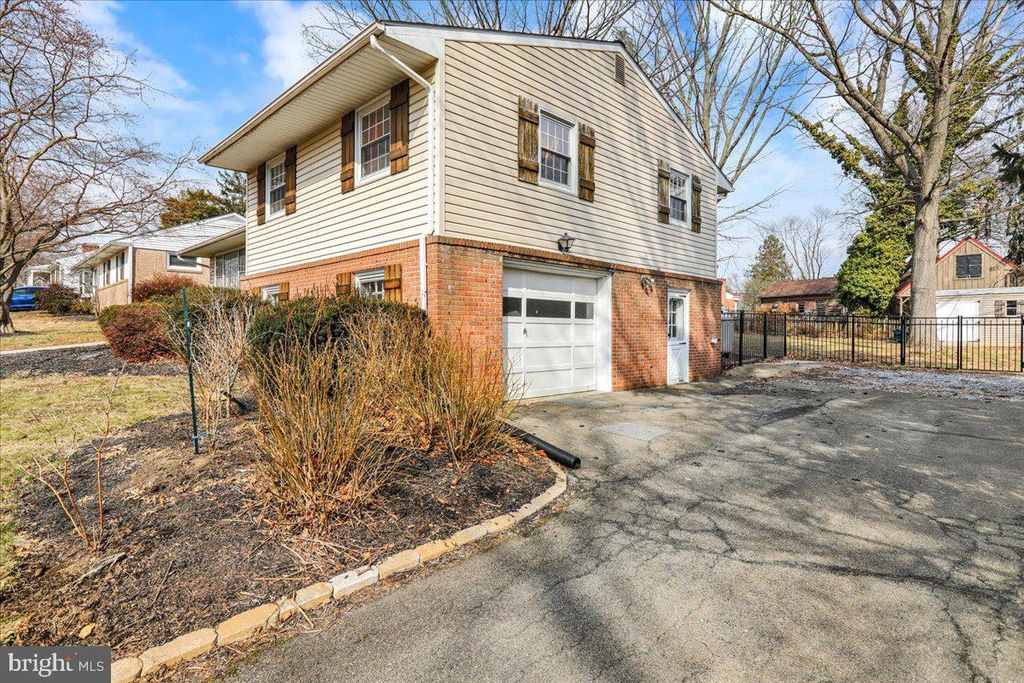 Photo of 531 Lexington Road, LANCASTER, PA 17603 (MLS # PALA2064906)