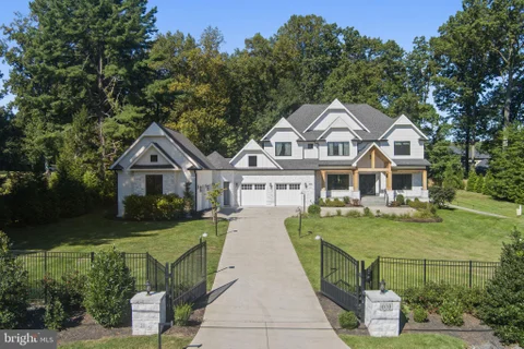 608 Walker Road, Great Falls, VA 22066 - #: VAFX2305024