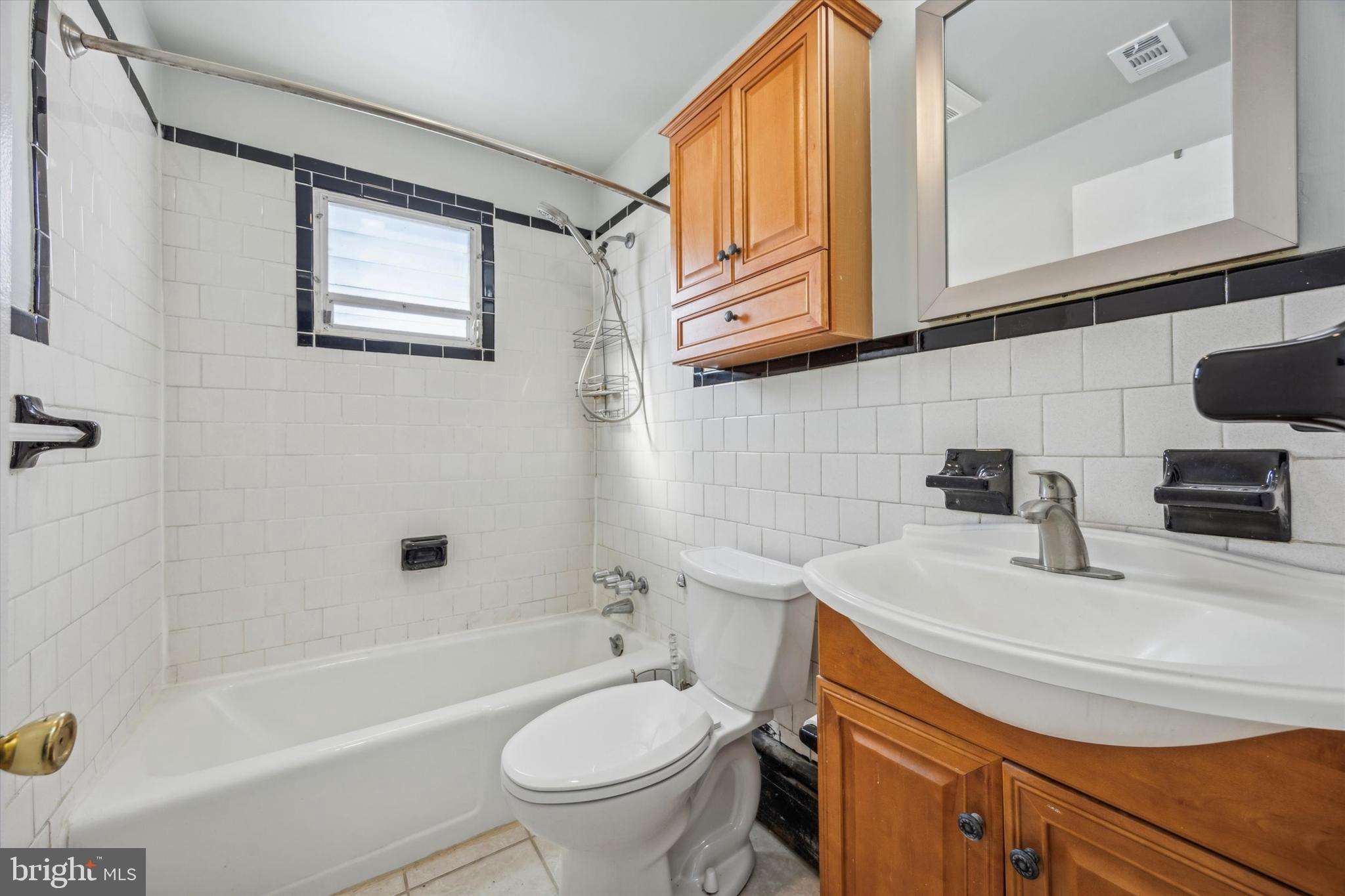 DREXEL MANOR - Residential Lease