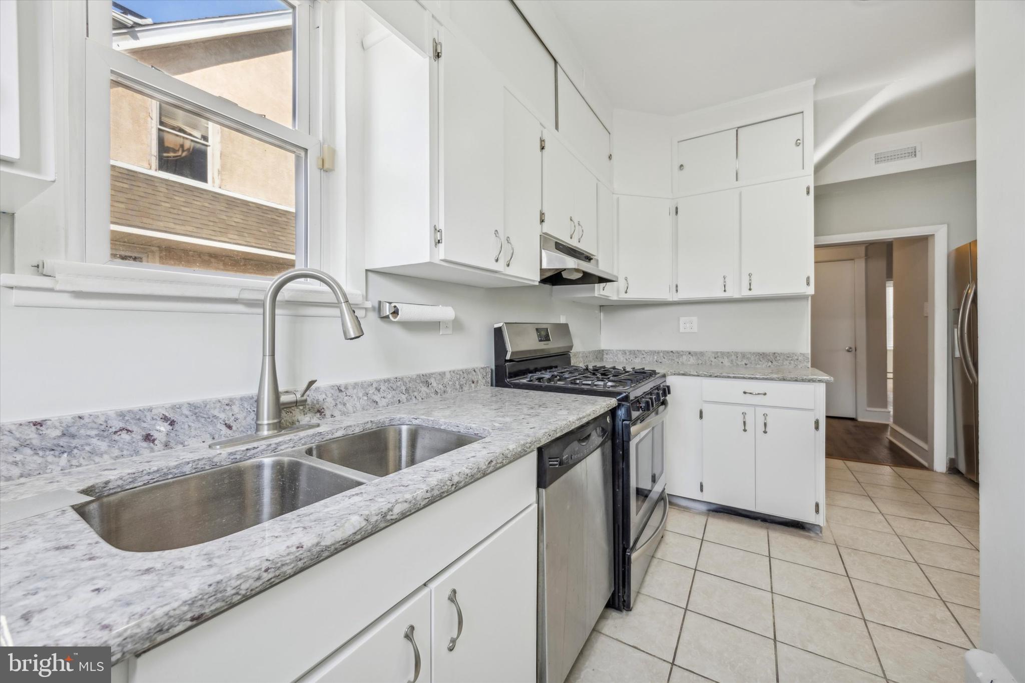 DREXEL MANOR - Residential Lease