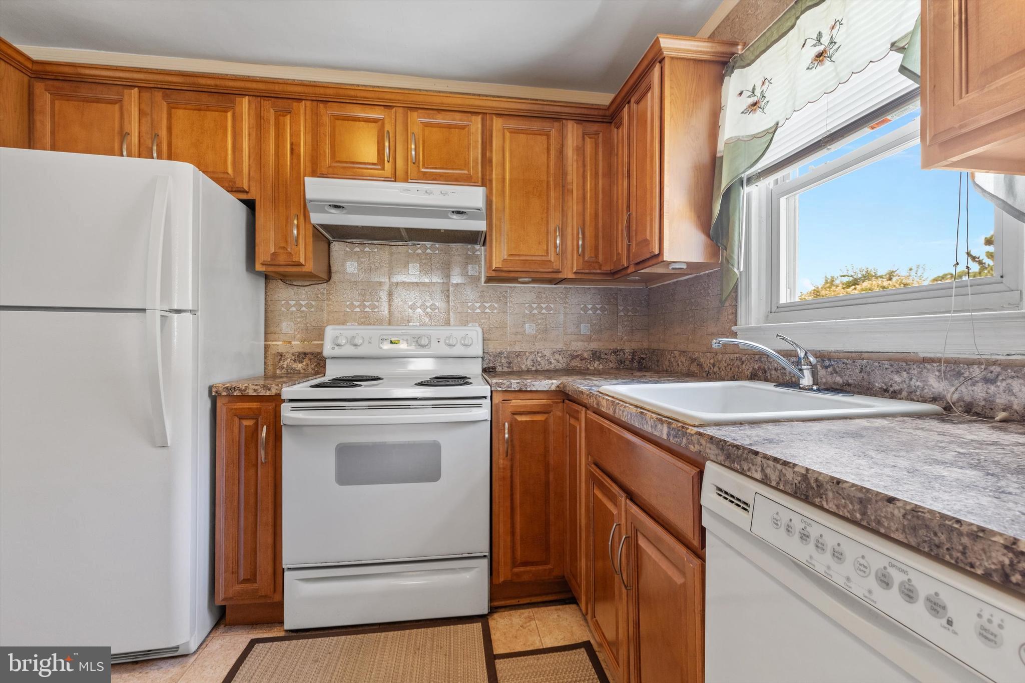 MEADOWBROOK - Residential