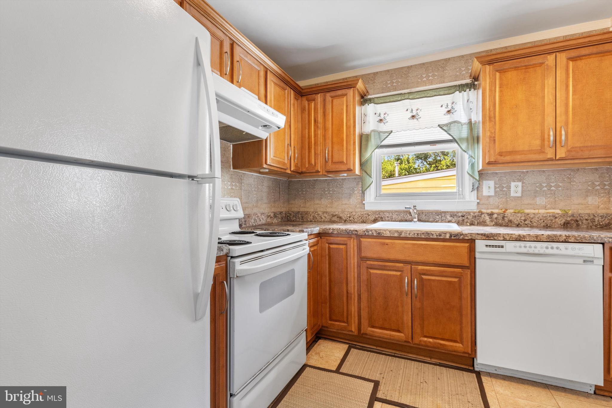 MEADOWBROOK - Residential