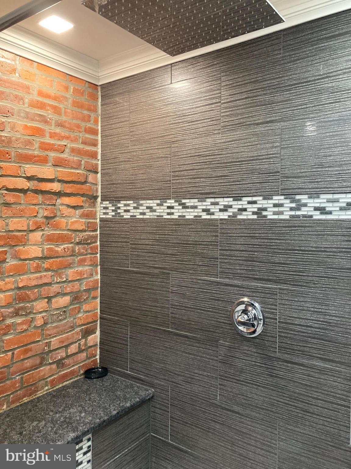 WHITMAN - Residential Lease