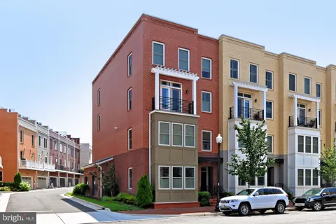 1915 Main Line Boulevard Unit 101, Alexandria, VA MLS: VAAX2053436