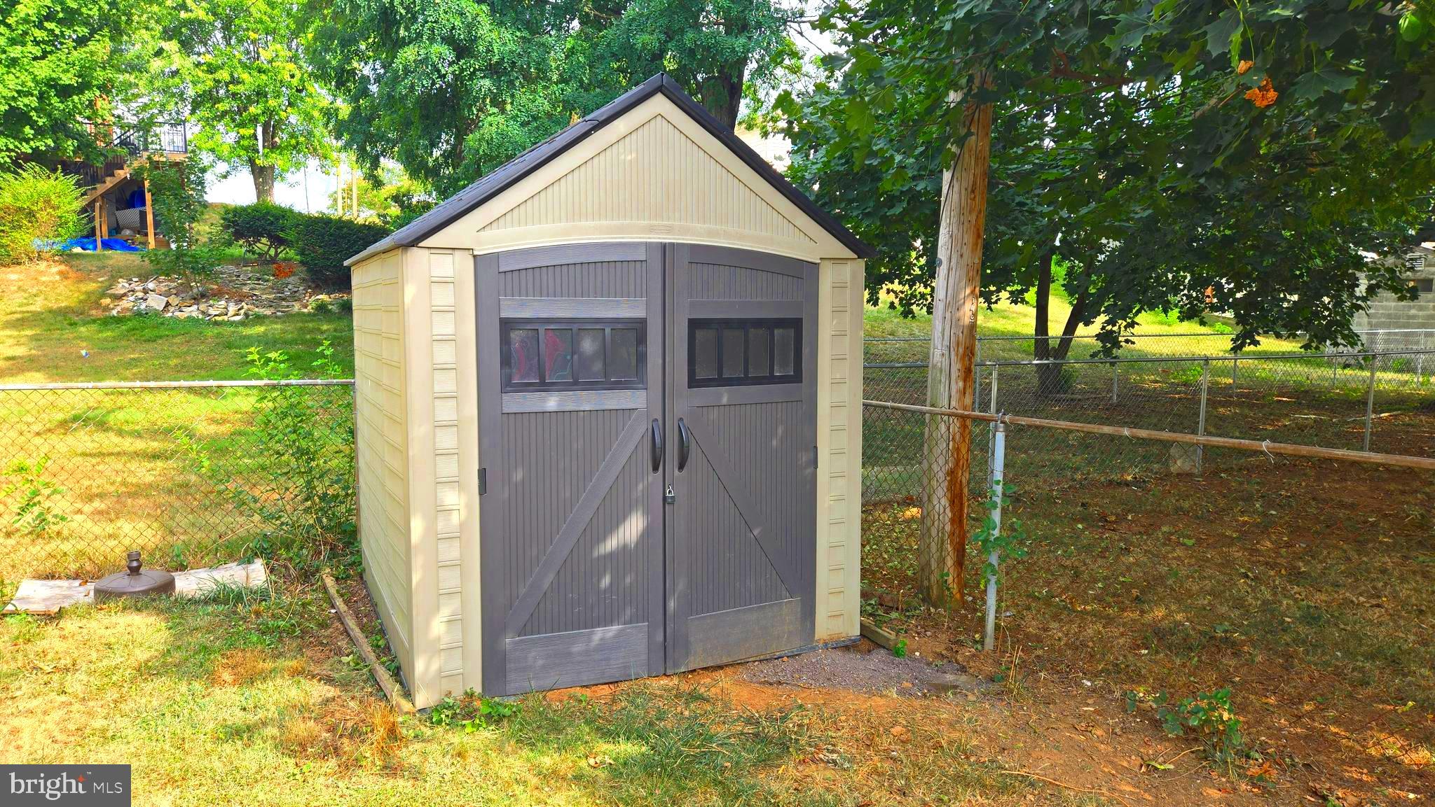 BERKELEY MANOR - Residential