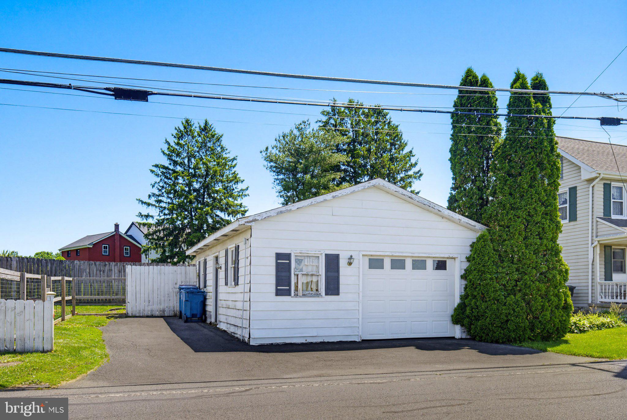 KINDERHOOK - Residential