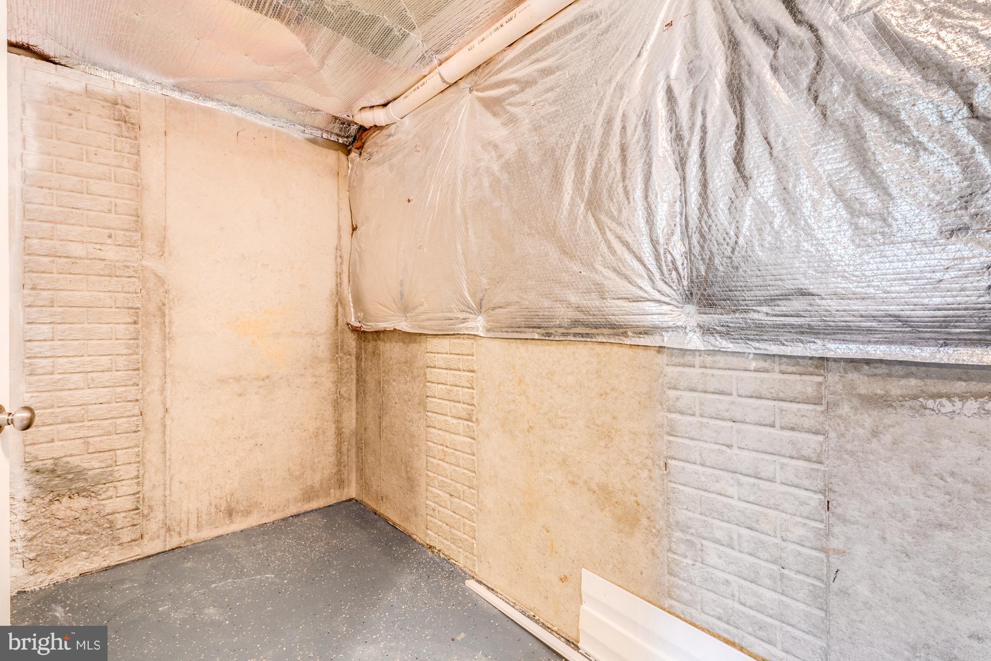 COLONY SQUARE - Residential