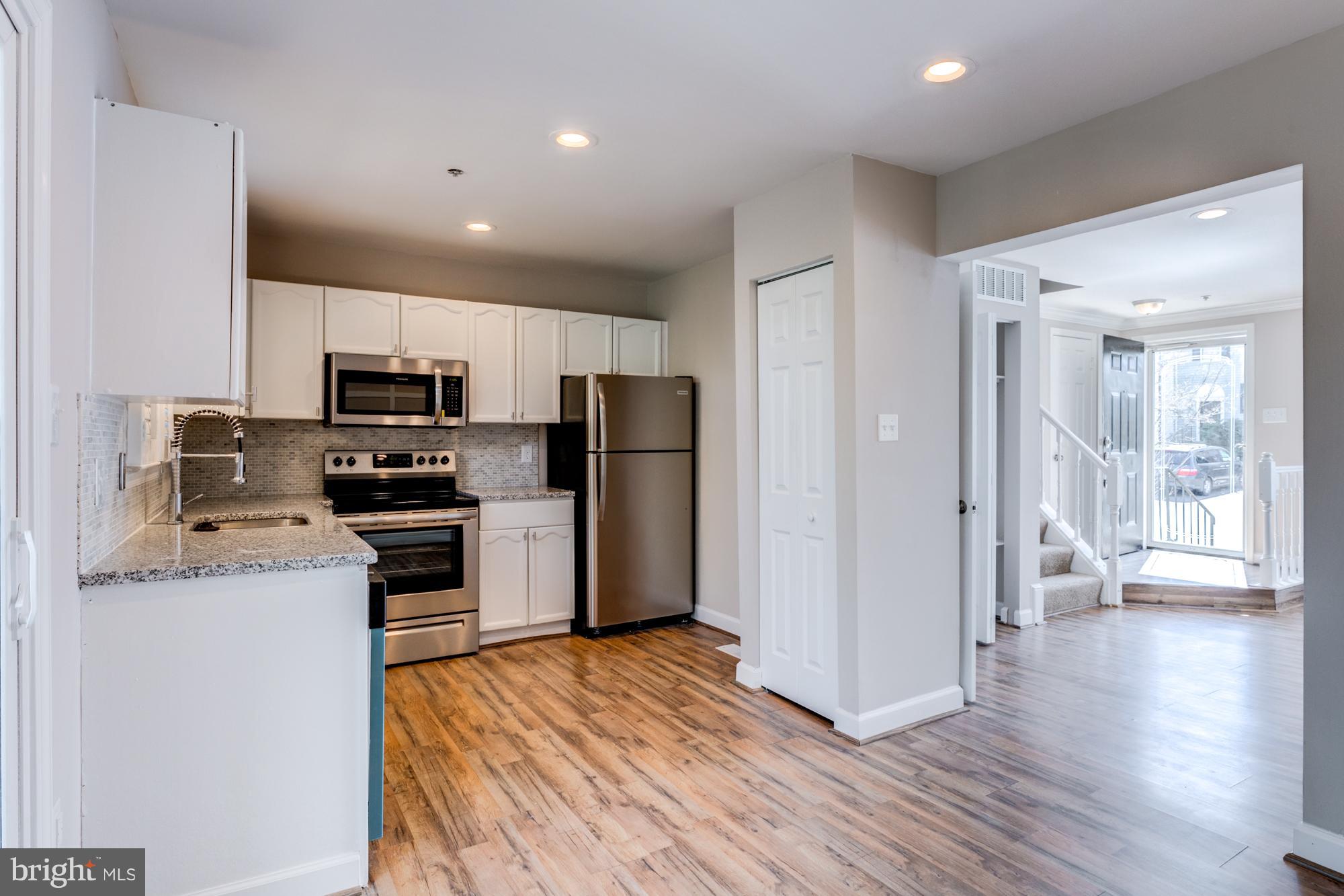 COLONY SQUARE - Residential