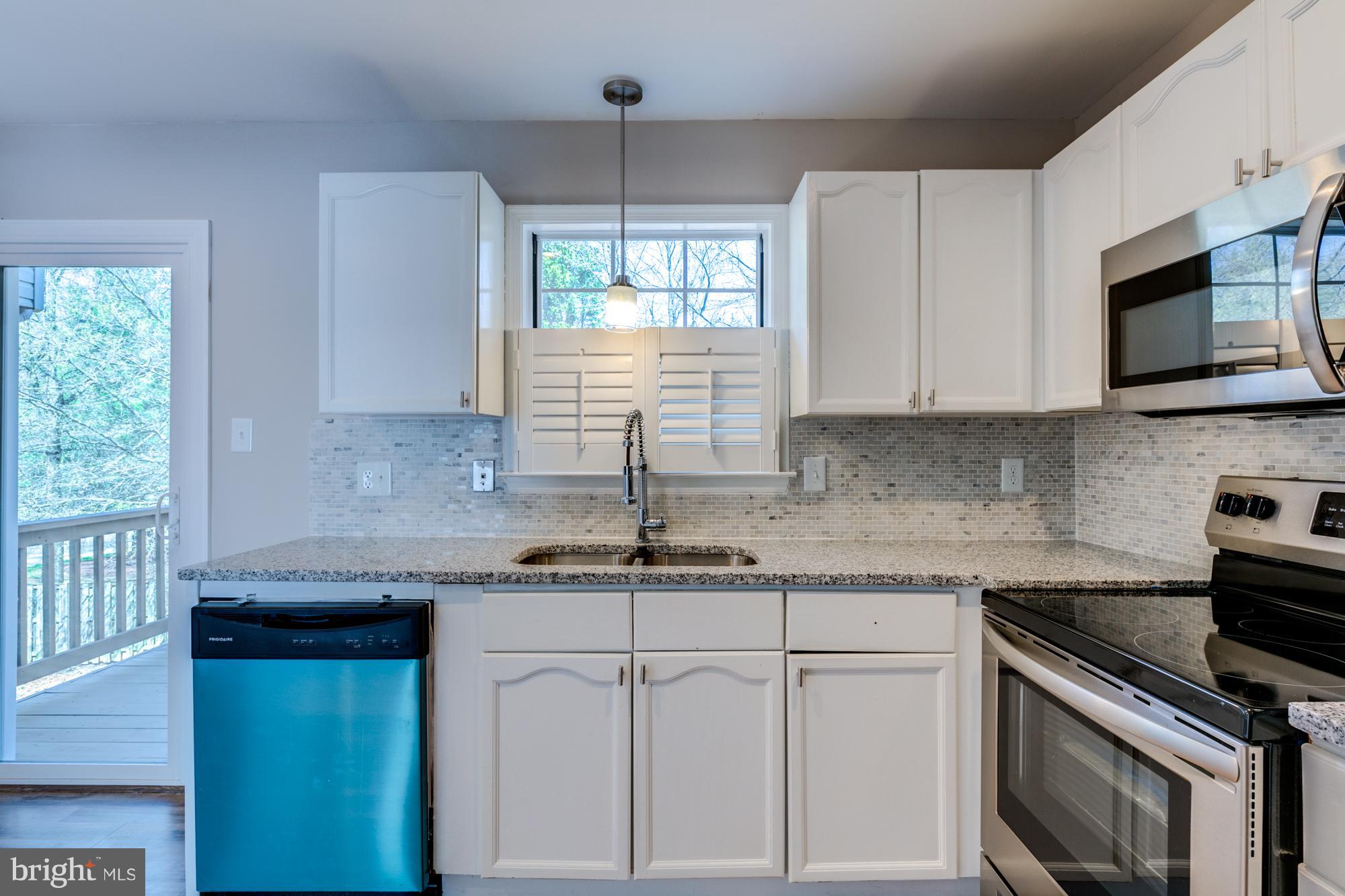 COLONY SQUARE - Residential