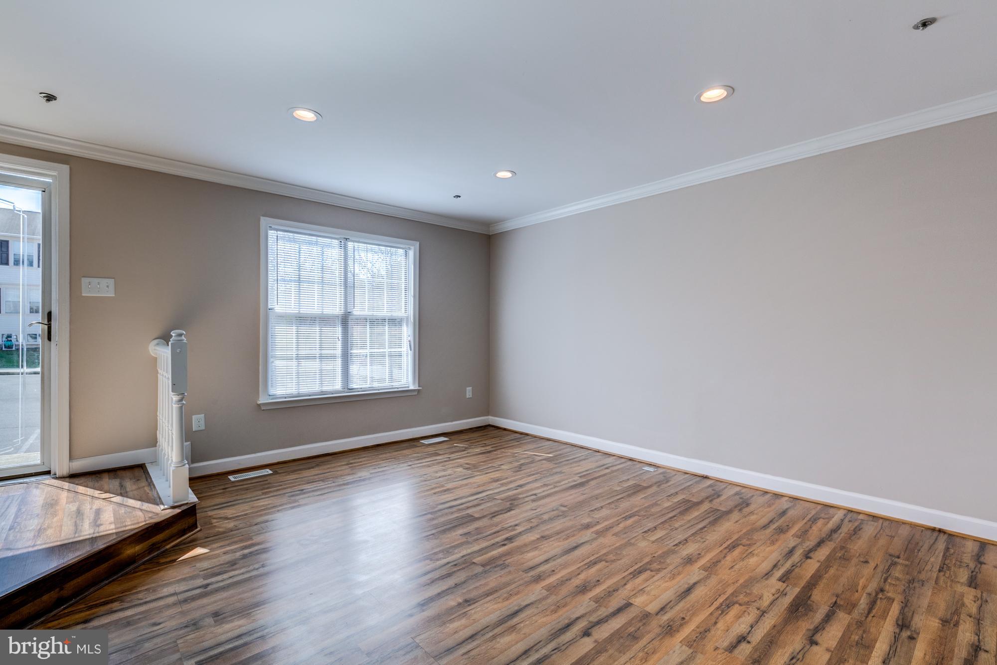 COLONY SQUARE - Residential