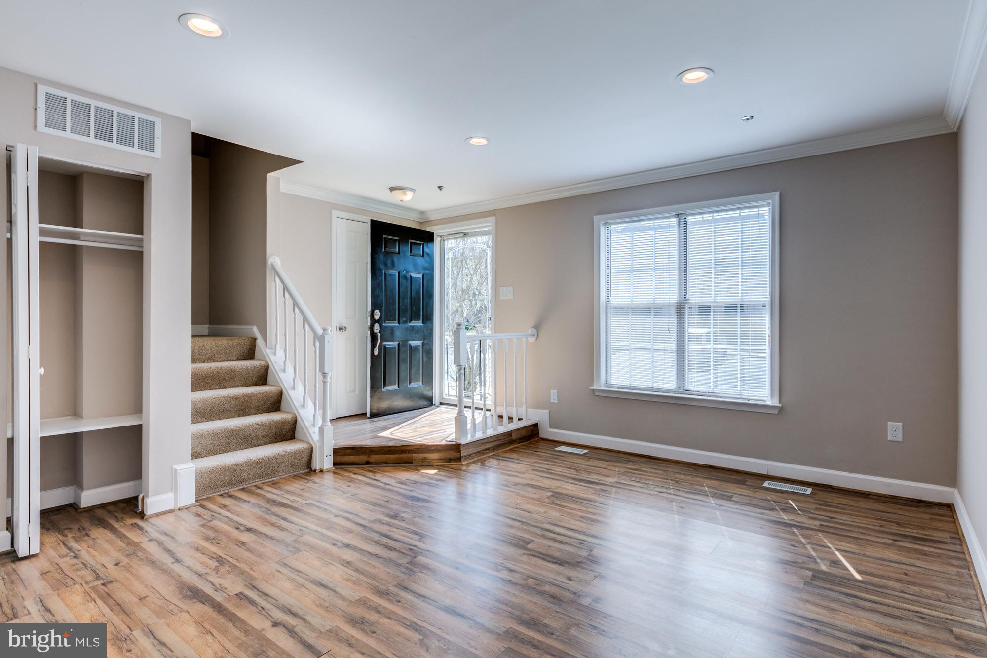 COLONY SQUARE - Residential