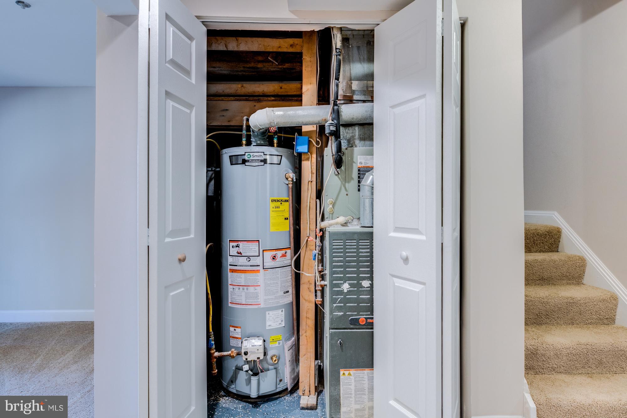 COLONY SQUARE - Residential