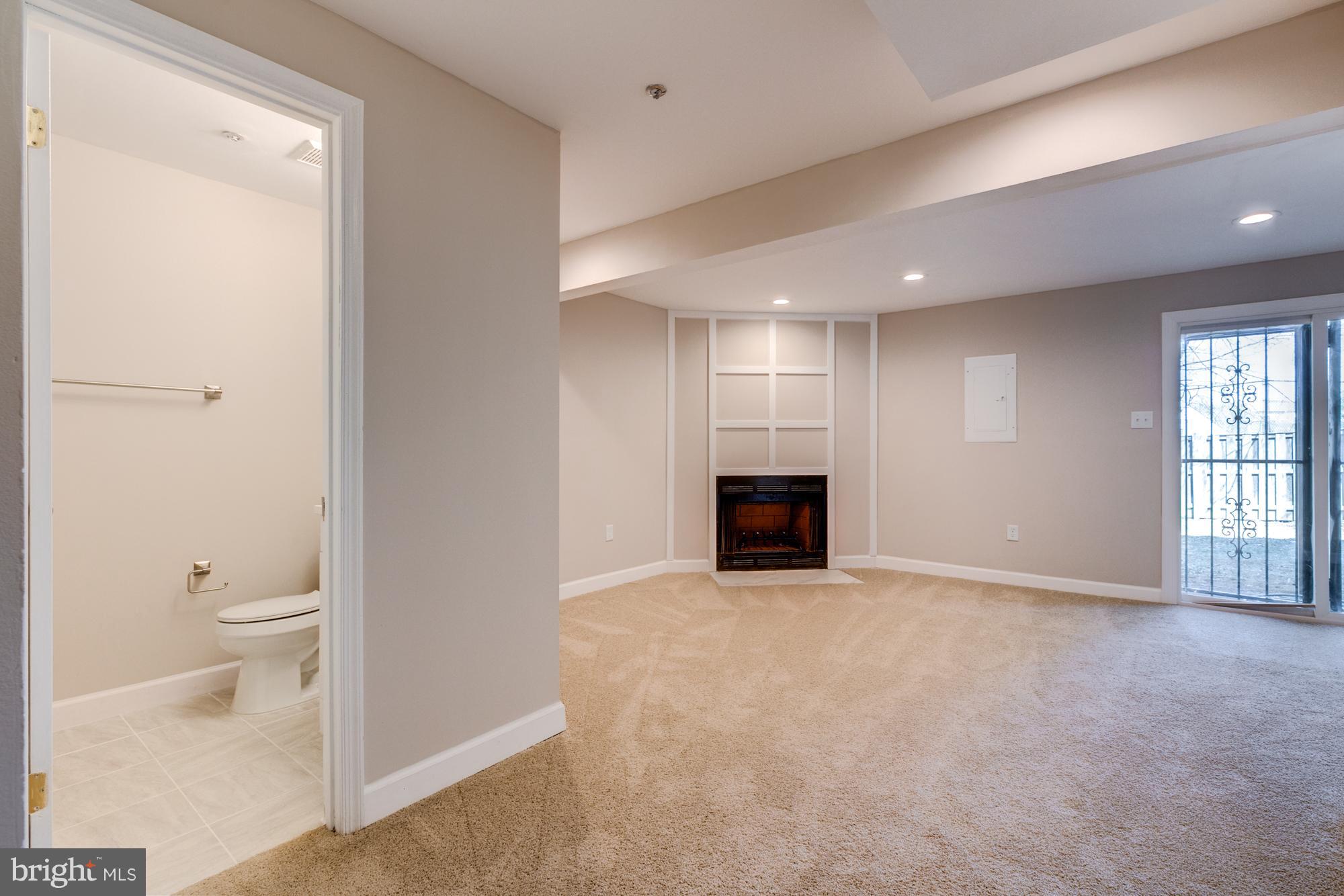 COLONY SQUARE - Residential