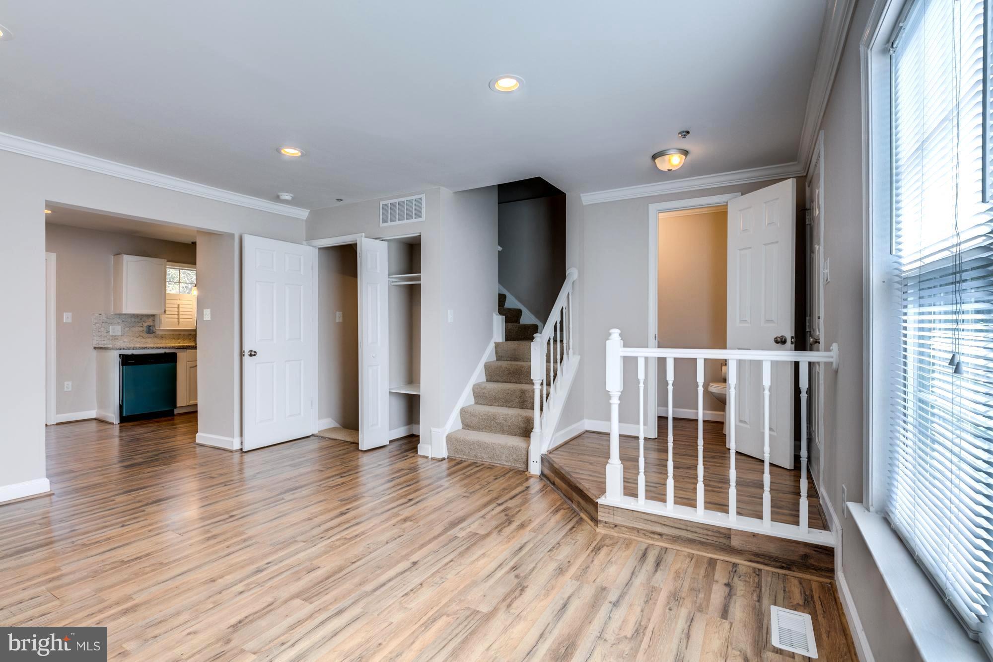 COLONY SQUARE - Residential