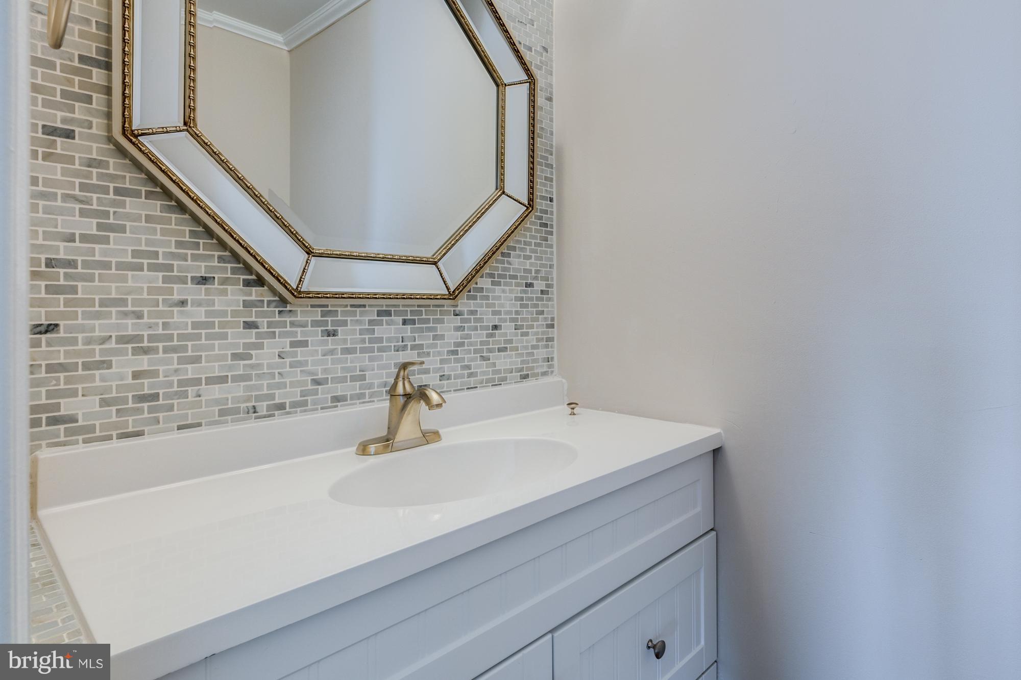 COLONY SQUARE - Residential