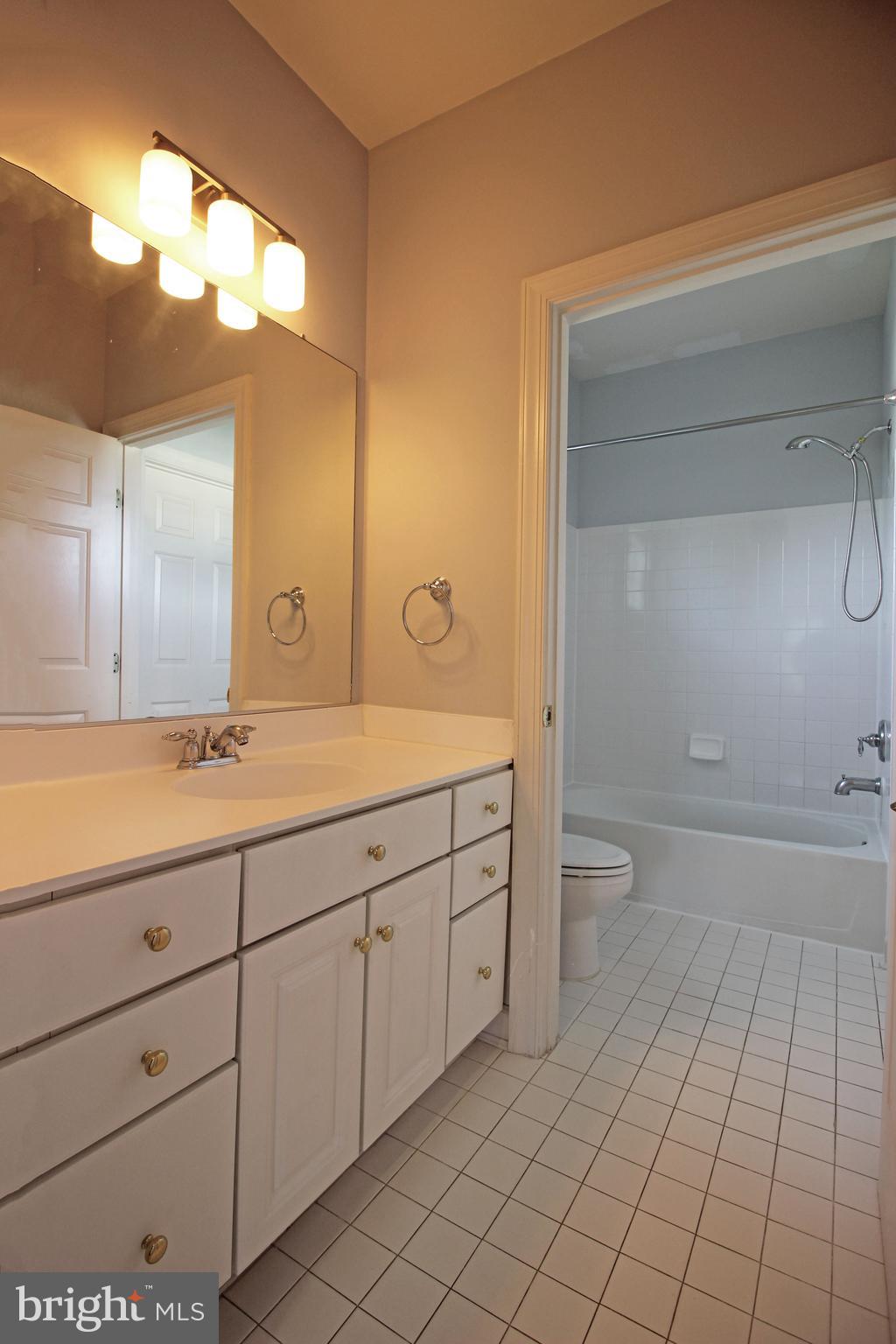 ASHBURN - Residential Lease