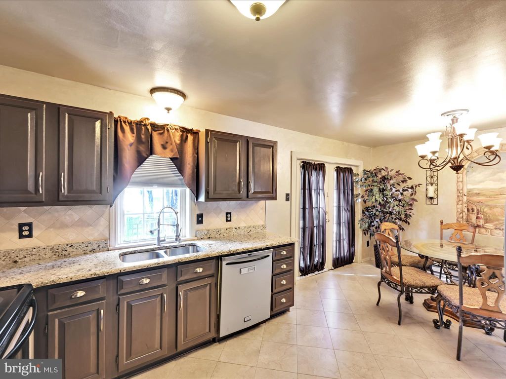 Photo of 181 Stone House Lane, COLUMBIA, PA 17512 (MLS # PALA2077856)