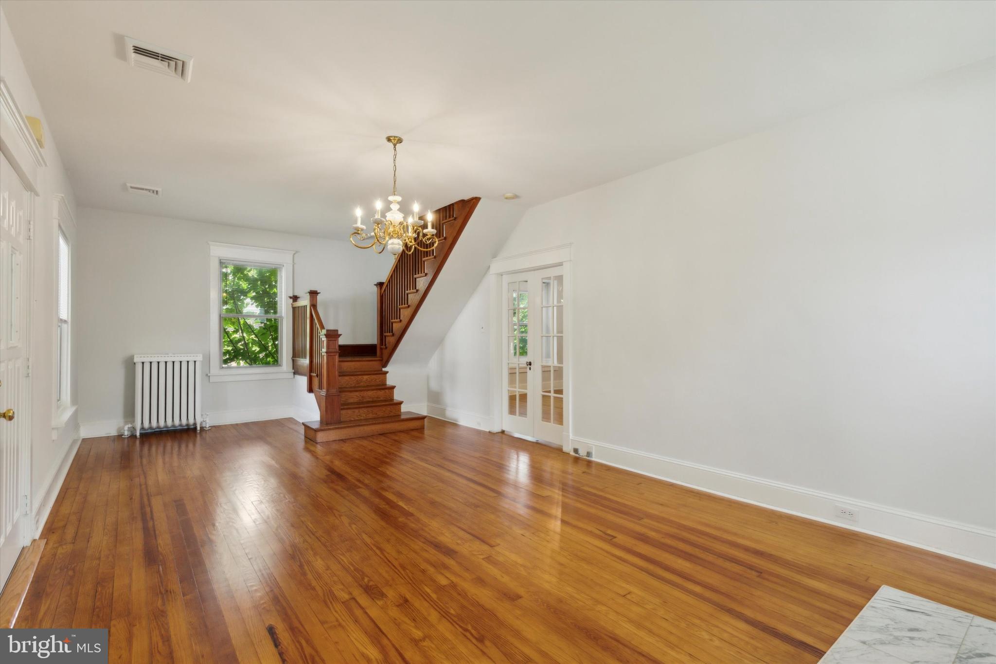28 GROVE AVENUE