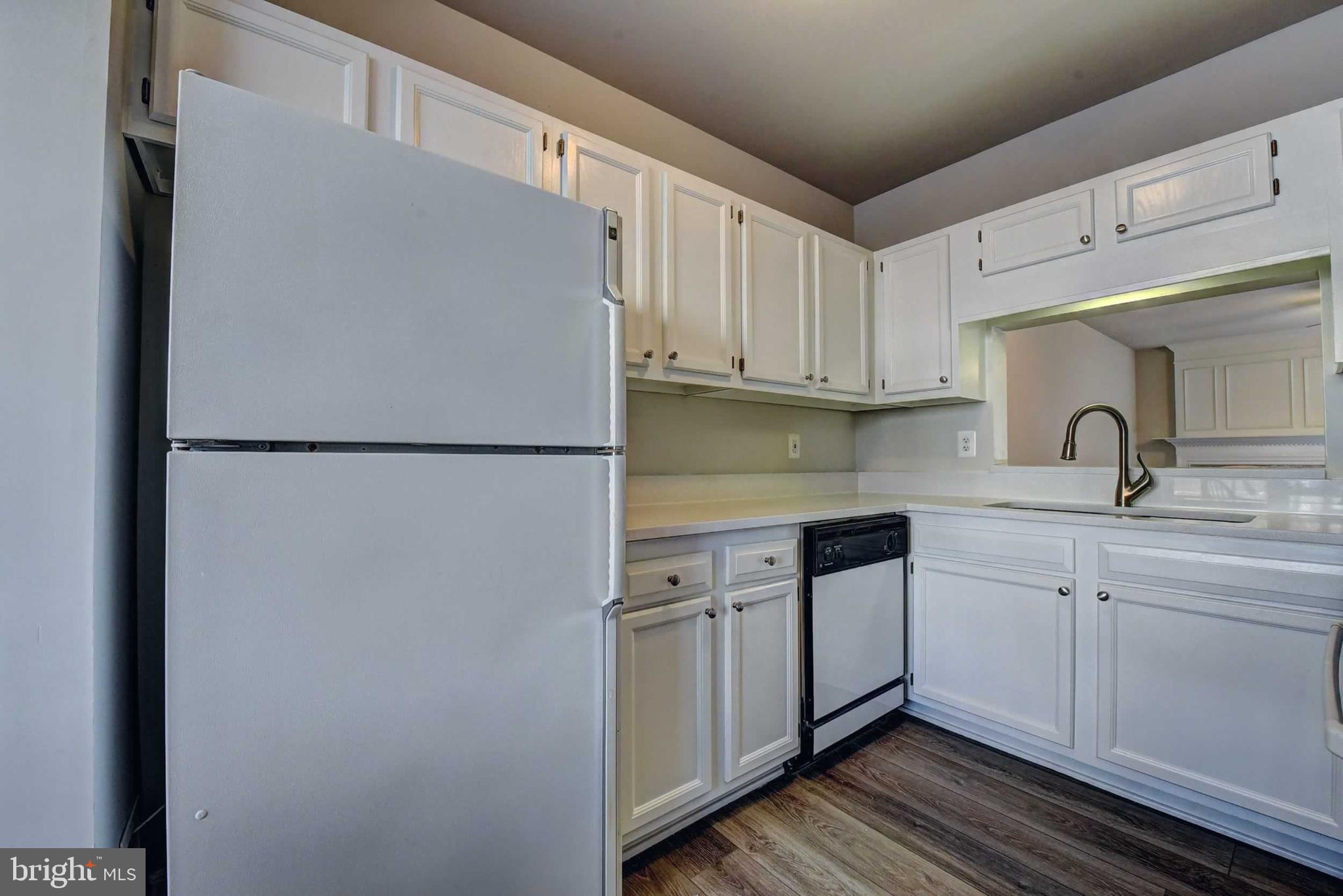 CONDO AT GUNSTON CORNER - Residential