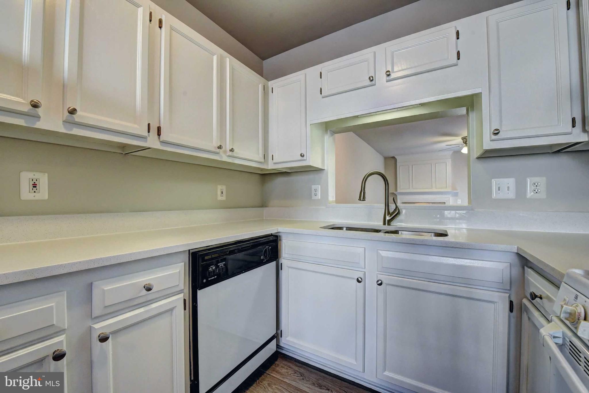 CONDO AT GUNSTON CORNER - Residential