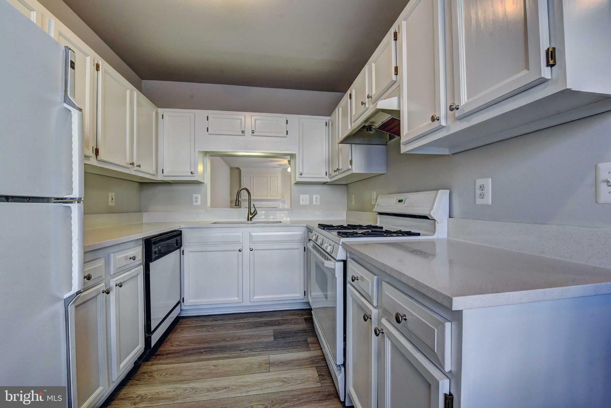 CONDO AT GUNSTON CORNER - Residential