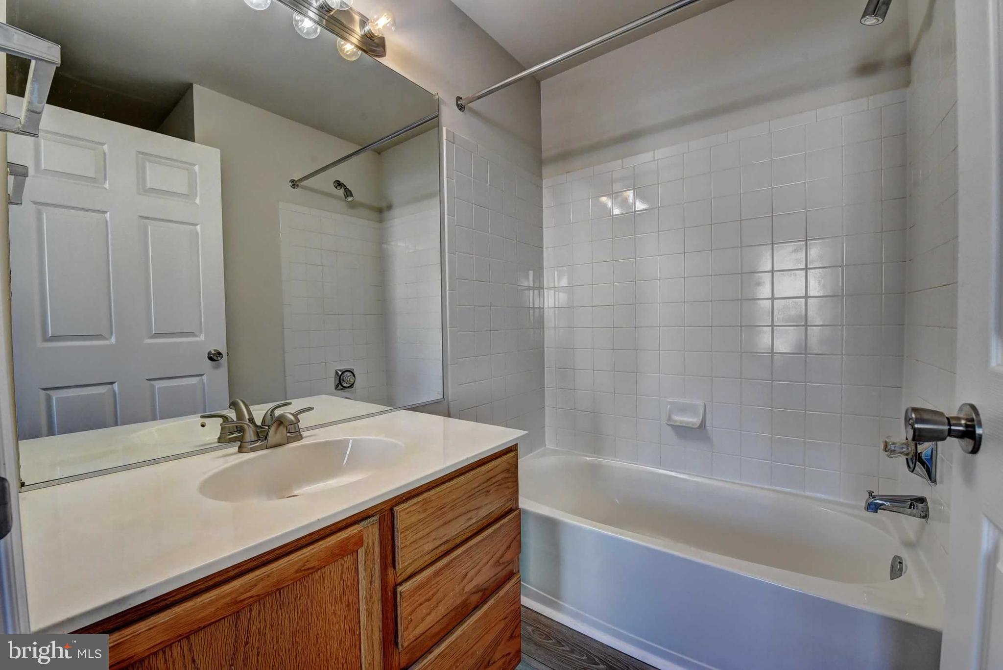 CONDO AT GUNSTON CORNER - Residential