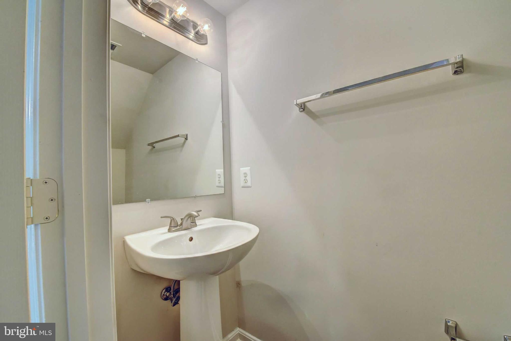 CONDO AT GUNSTON CORNER - Residential