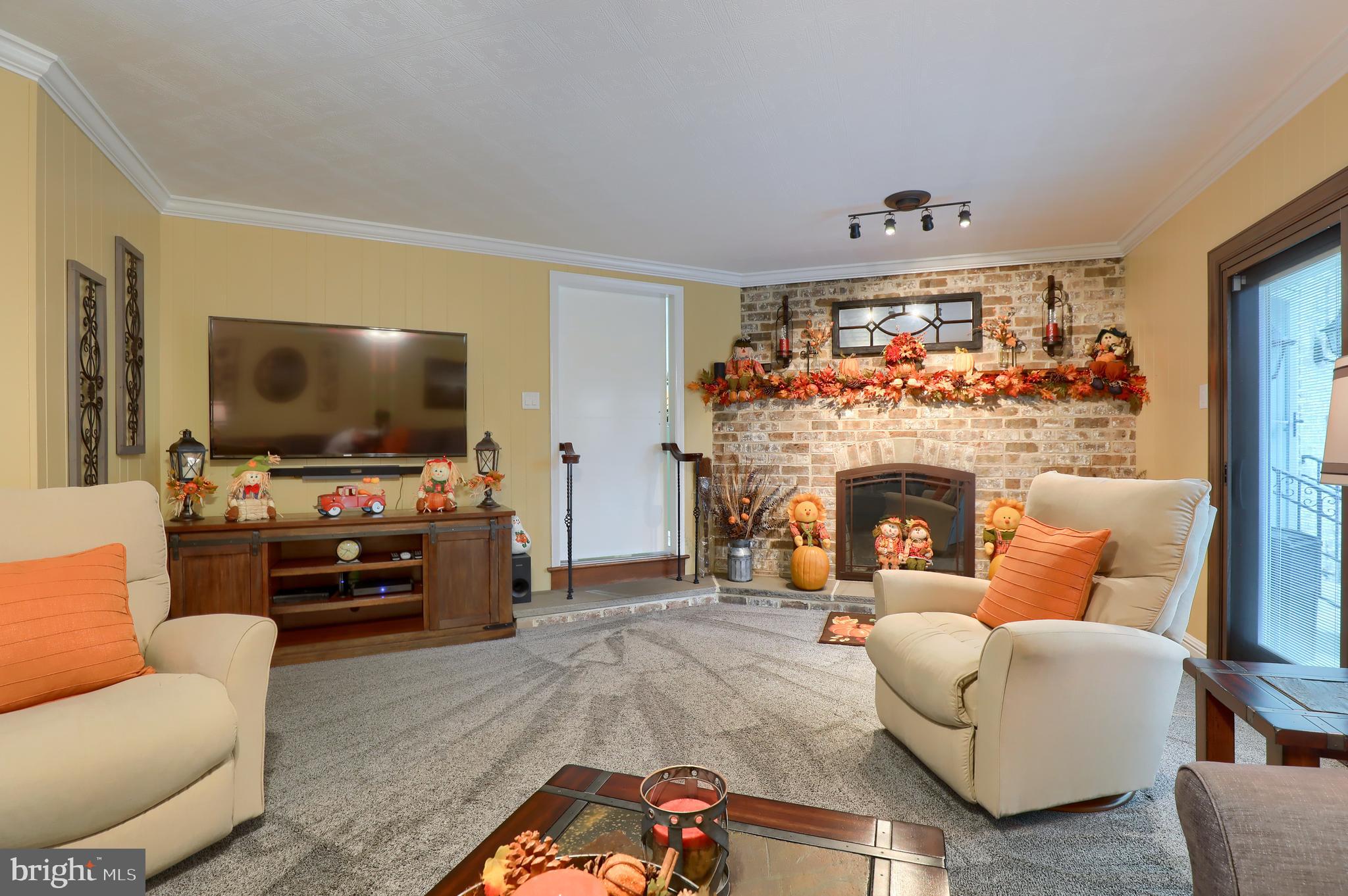 SCHOOL LANE HILLS - Residential