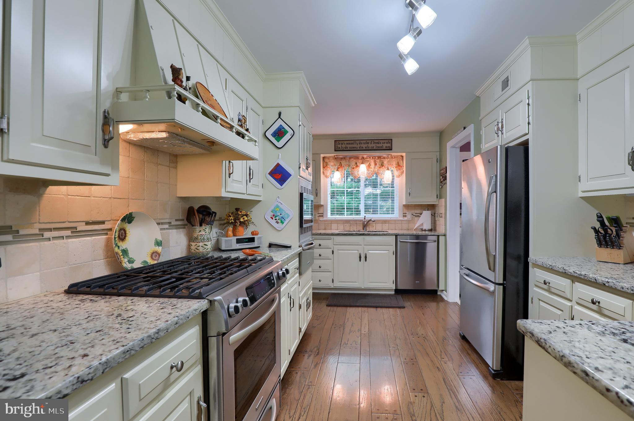 SCHOOL LANE HILLS - Residential