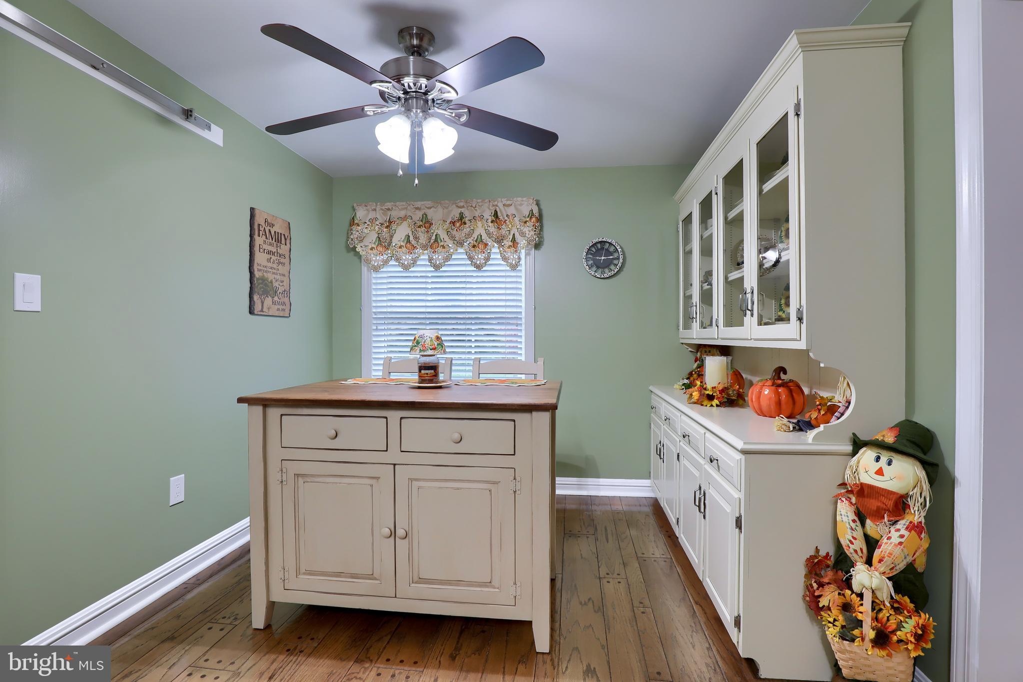 SCHOOL LANE HILLS - Residential