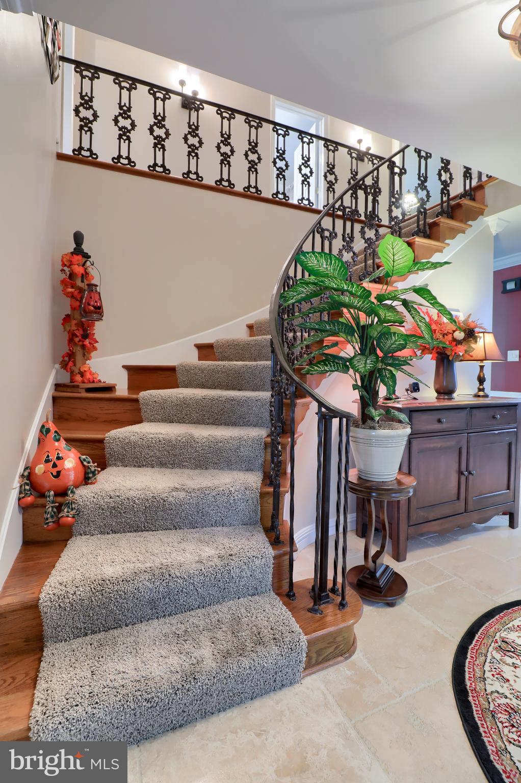 SCHOOL LANE HILLS - Residential