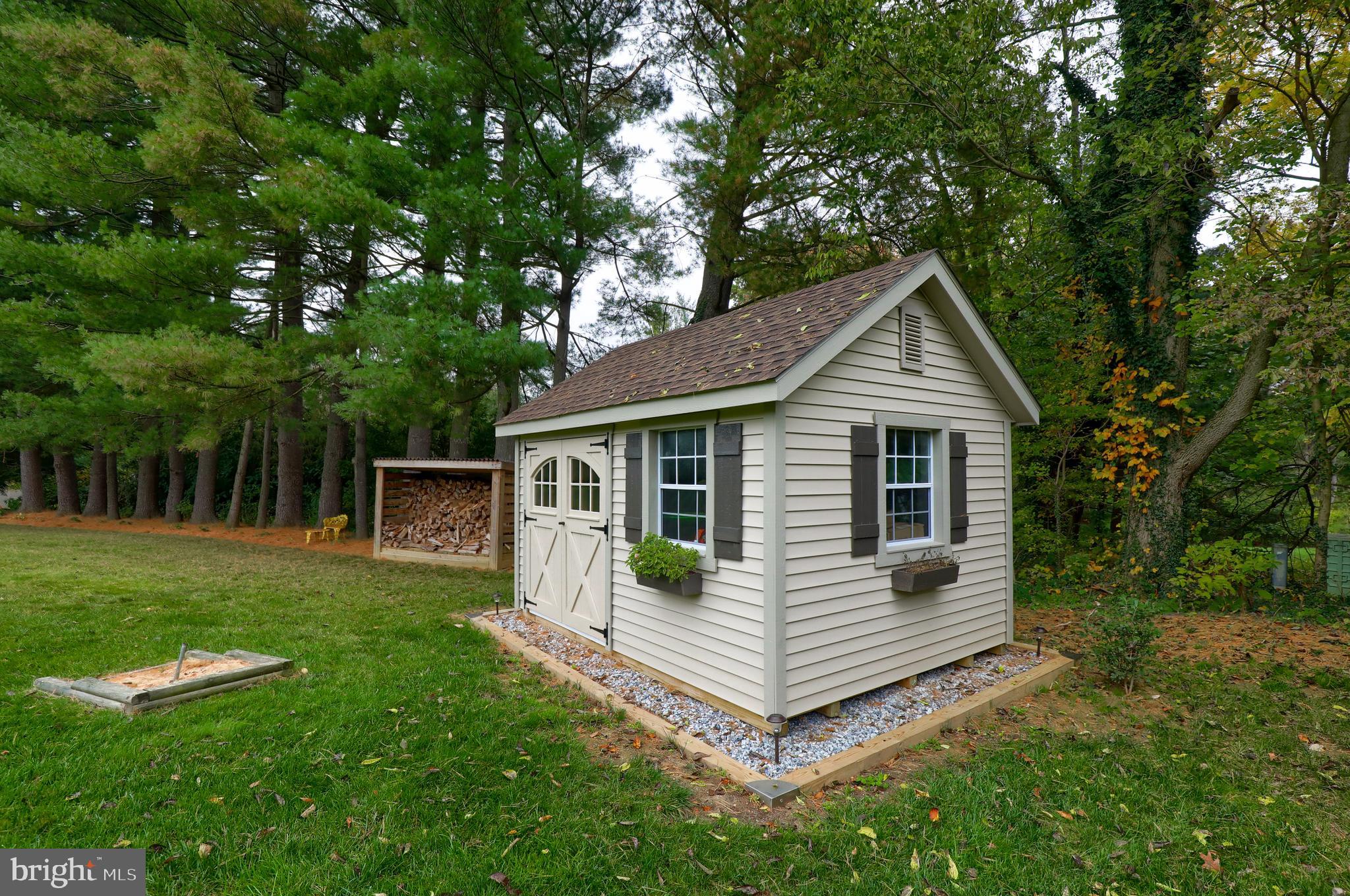SCHOOL LANE HILLS - Residential