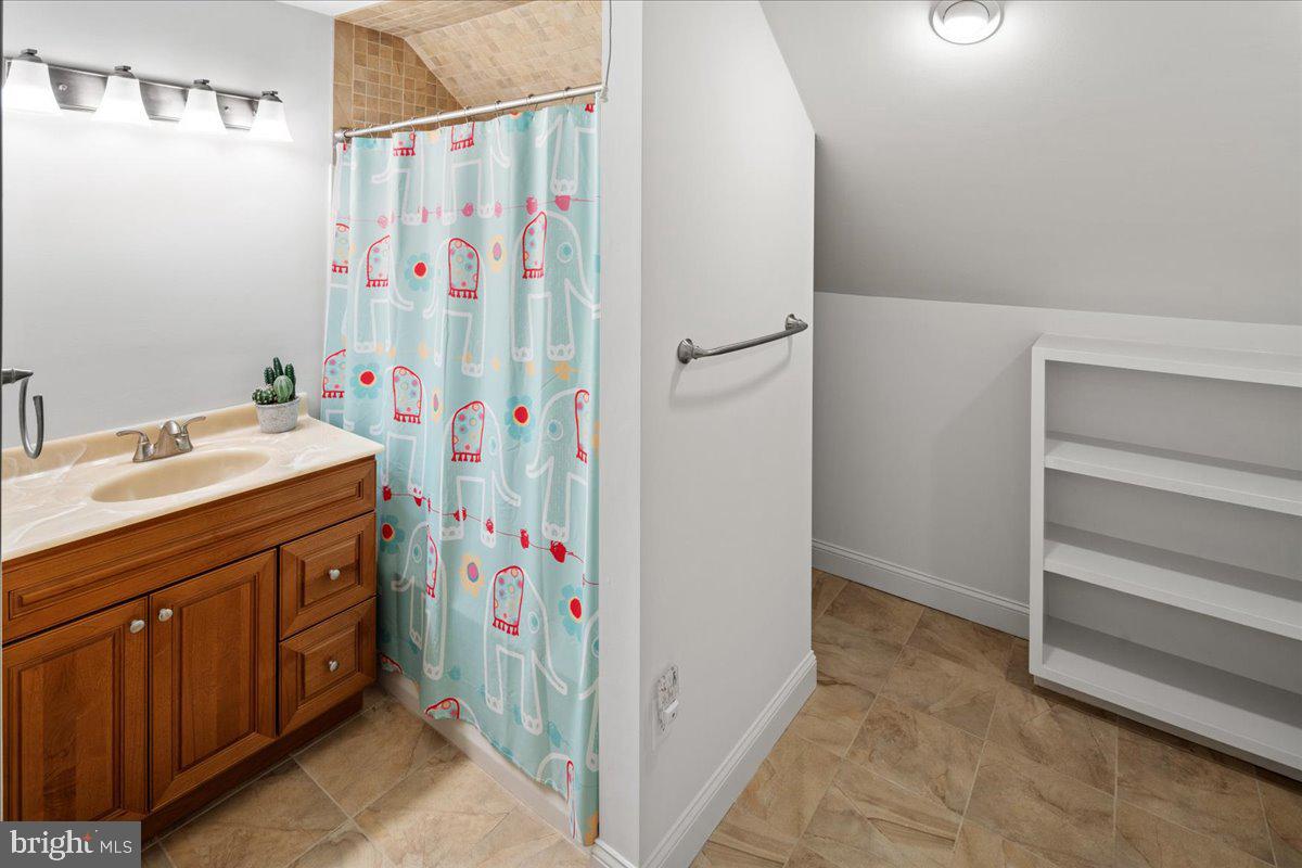 CHESTNUT HOLLOW - Residential