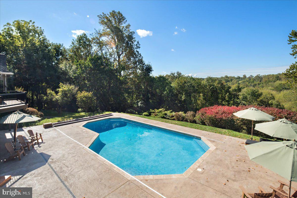 CHESTNUT HOLLOW - Residential