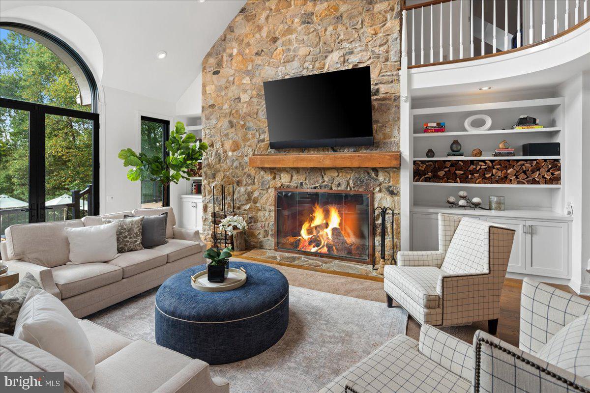 CHESTNUT HOLLOW - Residential