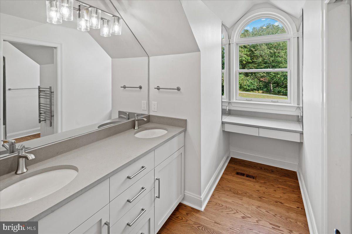 CHESTNUT HOLLOW - Residential