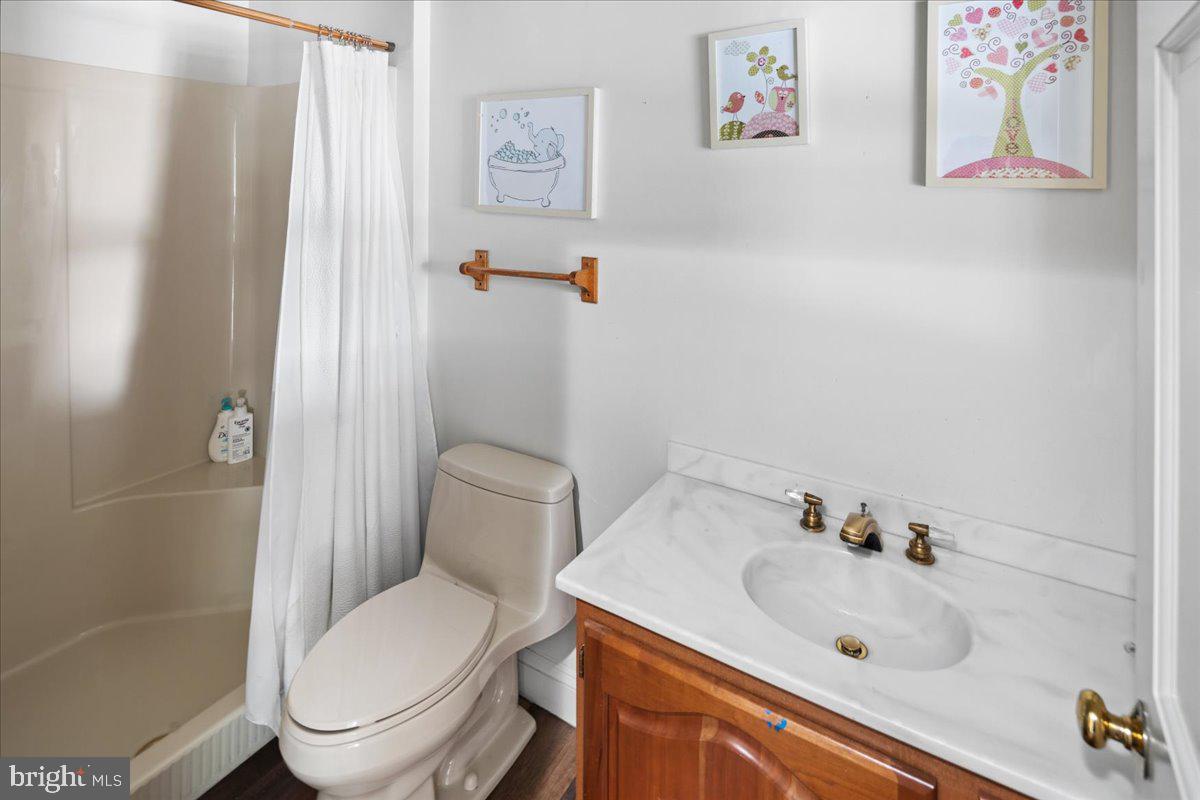 CHESTNUT HOLLOW - Residential