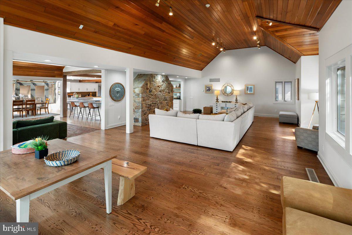 CHESTNUT HOLLOW - Residential