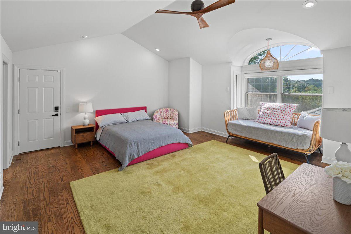 CHESTNUT HOLLOW - Residential