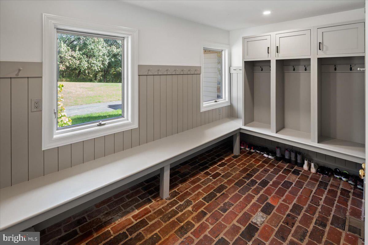 CHESTNUT HOLLOW - Residential