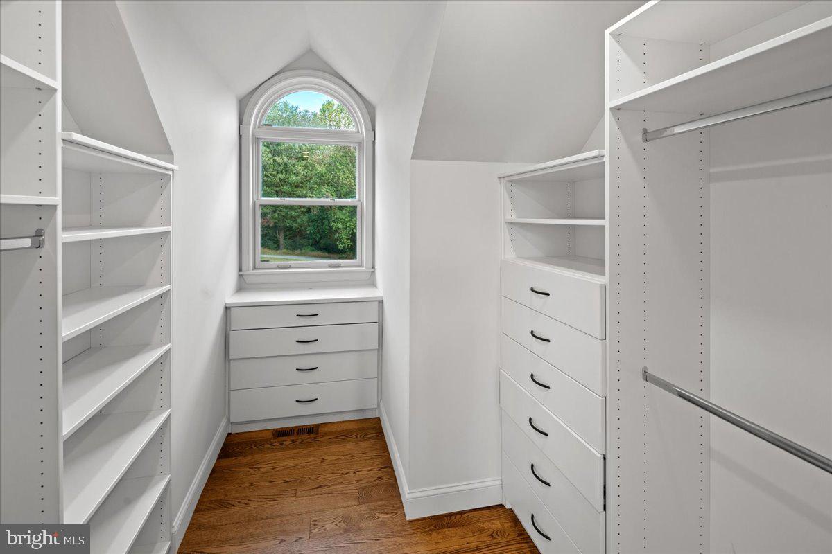 CHESTNUT HOLLOW - Residential