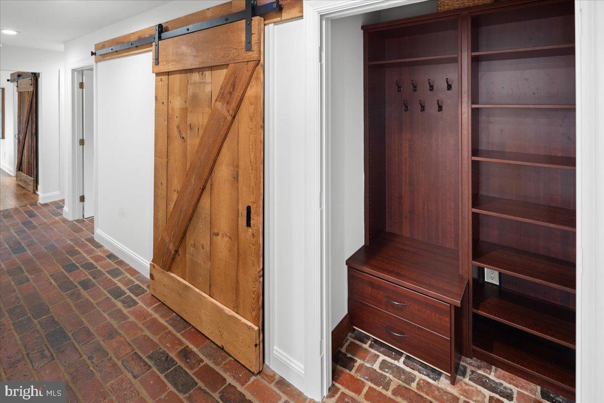 CHESTNUT HOLLOW - Residential