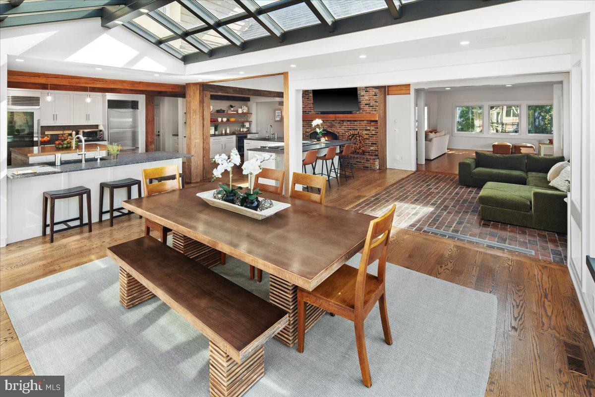 CHESTNUT HOLLOW - Residential