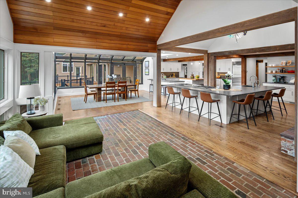 CHESTNUT HOLLOW - Residential