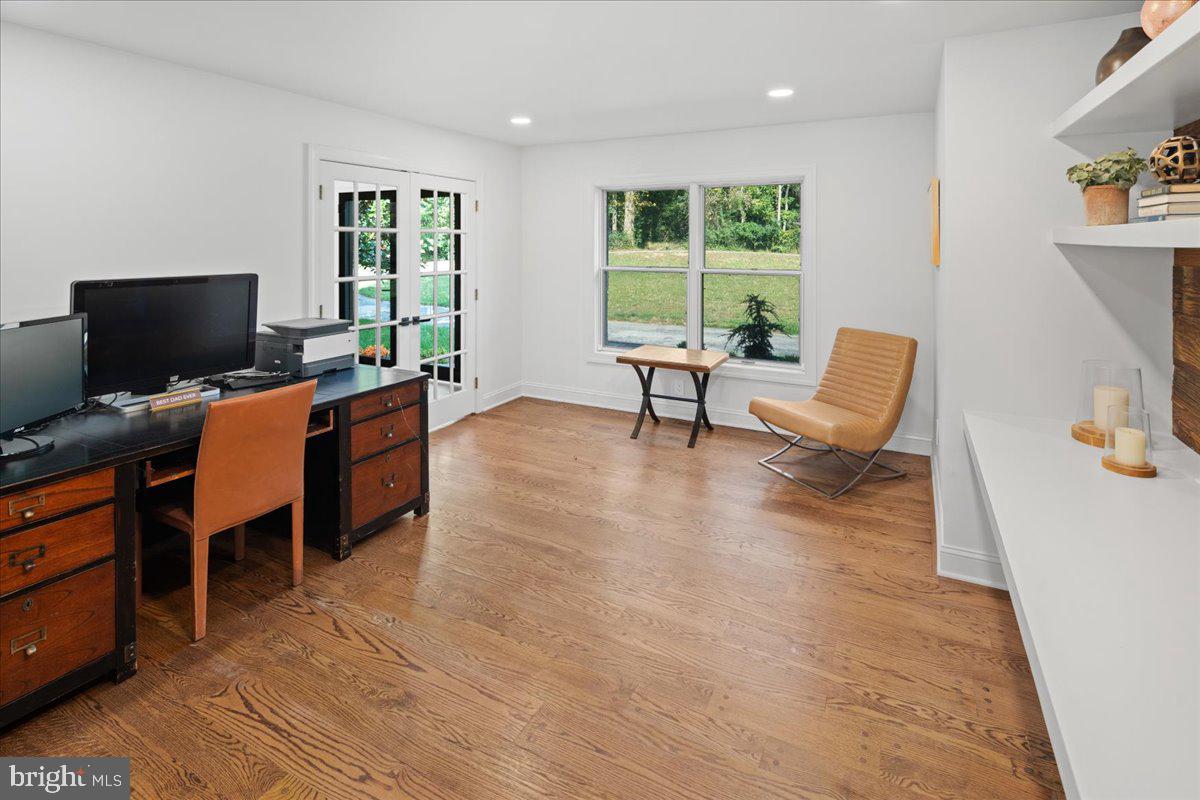 CHESTNUT HOLLOW - Residential