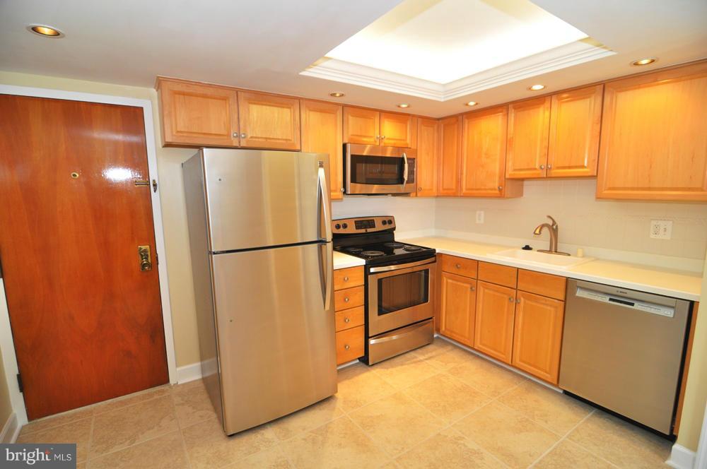 THE REPRESENTATIVE - Residential Lease