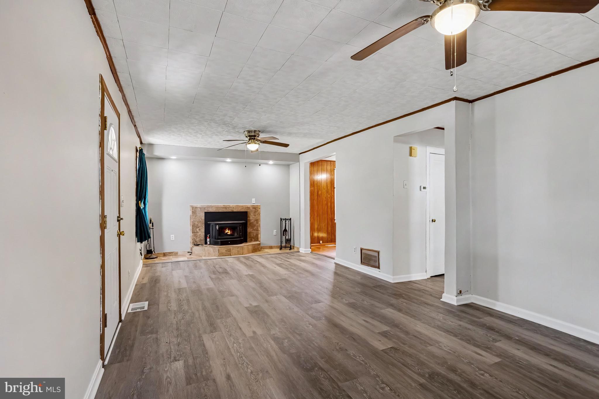 200 GREENWAY ROAD SE