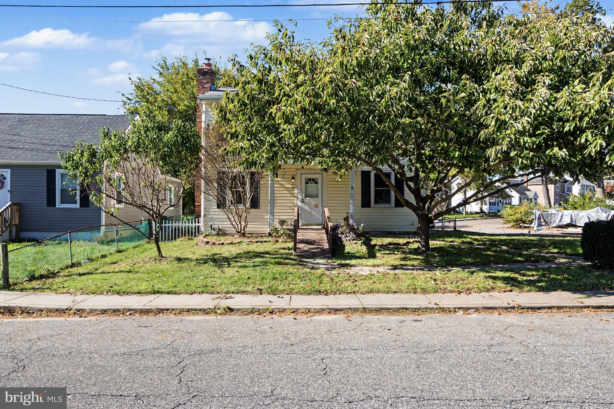 200 GREENWAY ROAD SE