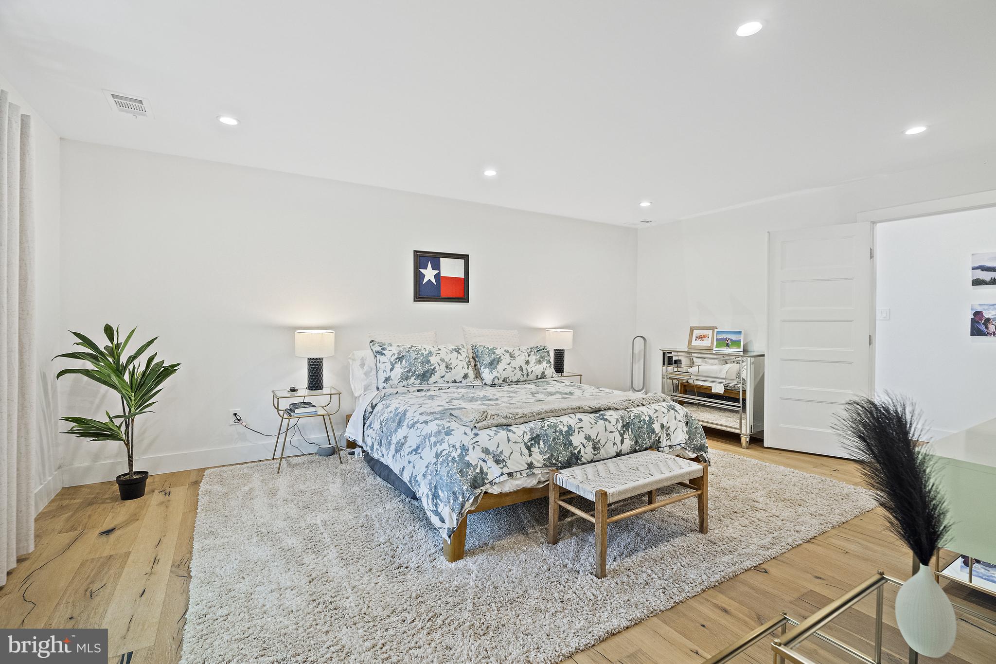 OLD MILL ESTATES - Residential